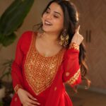 photo 6129464355335554117 y